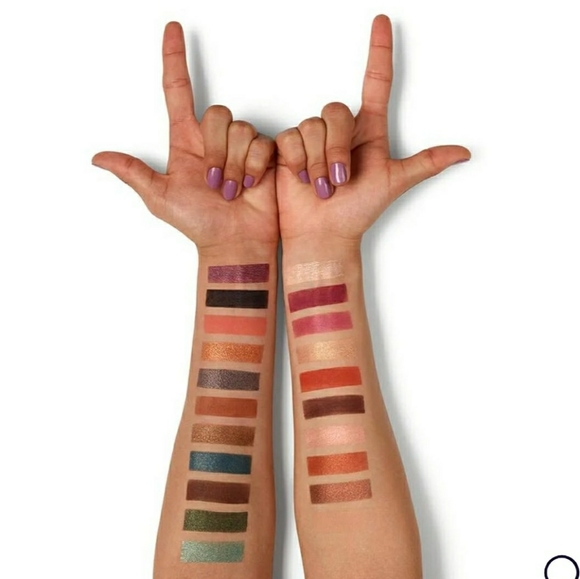 UD Born To Run Eyeshadow Palette - Picture 9 of 14